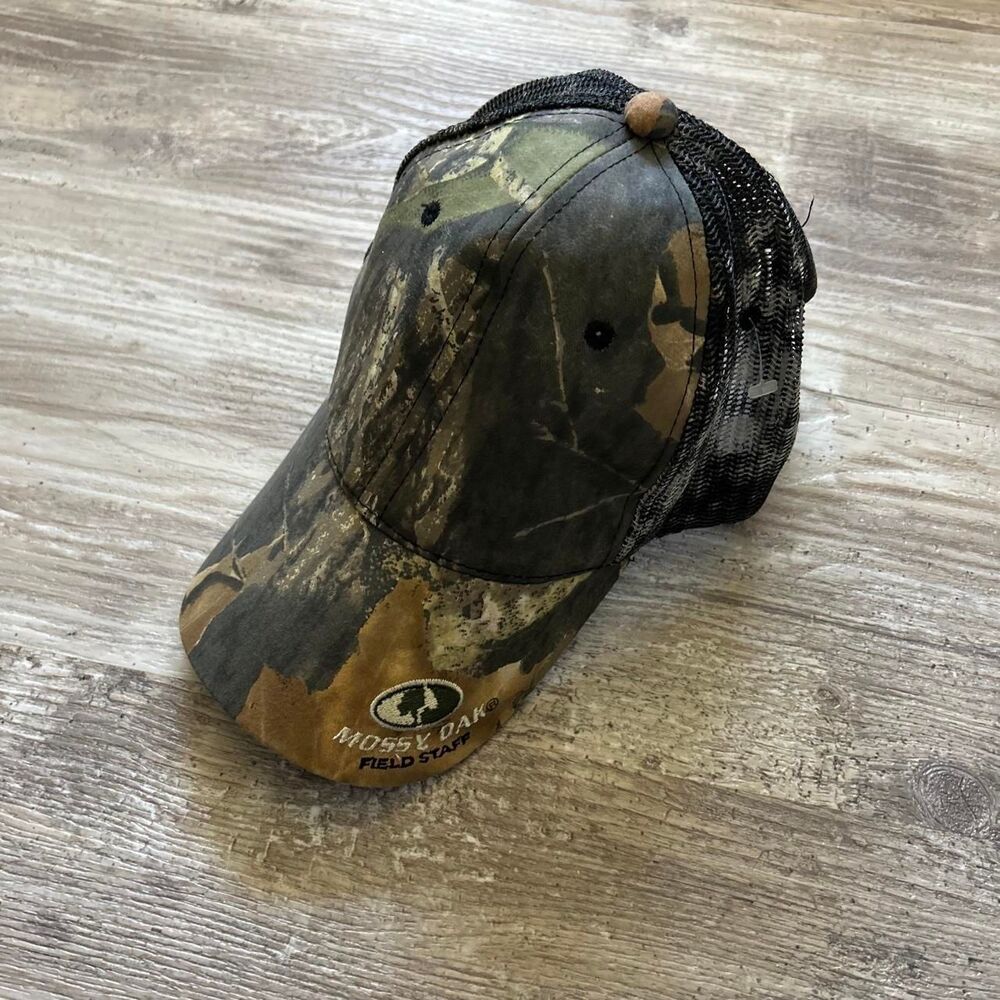 Mossy Oak camo hunting trucker hat